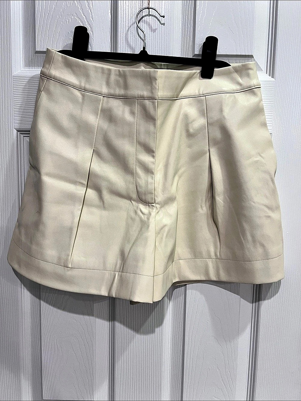 SEDGE High Waist Shorts in Cream Size Medium Like New